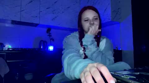 girl_shy07 online show from April 2026 09:39:33 PM