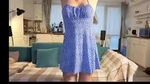 Girlfriend online show from October 2025 02:28:01 PM