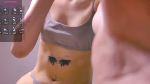 Ella Lisa Chloe online show from November 2025 12:52:01 PM