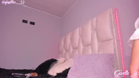 Instagram gisellee  22  online show from March 2025 09:40:02 PM