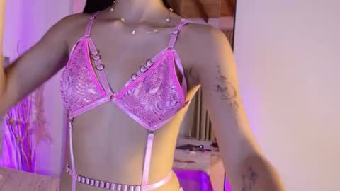 Snapshot of giselleclair chatting on October 2025 01:40:02 PM giselleclair online show from October 2025 01:40:02 PM