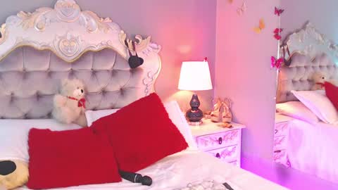 GiselleNoah online show from January 2025 12:58:01 PM