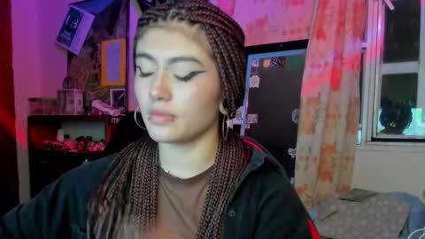 Snapshot of giulietta_mon chatting on December 2024 06:45:02 AM Giulietta online show from December 2024 06:45:02 AM