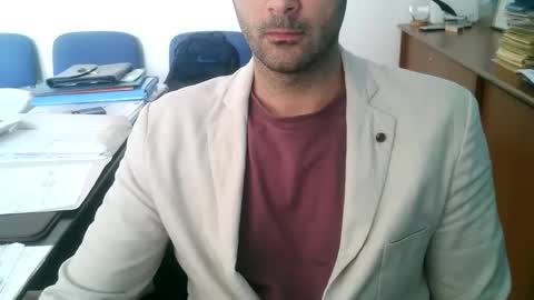 giuseppevai1 online show from April 2026 01:39:02 PM