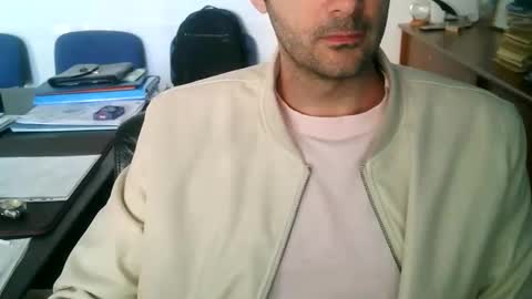 giuseppevai1 online show from April 2026 09:01:02 AM