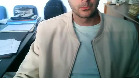 giuseppevai1 online show from April 2026 07:02:02 AM