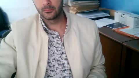 giuseppevai1 online show from April 2026 09:37:02 AM