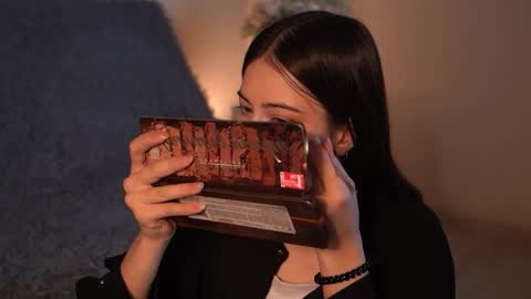 Agness online show from November 2025 02:39:02 PM