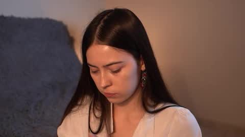 Agness online show from December 2025 01:19:01 PM