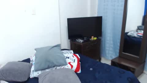 Snapshot of glennddastar chatting on November 2025 10:34:02 PM GlennddaStar online show from November 2025 10:34:02 PM