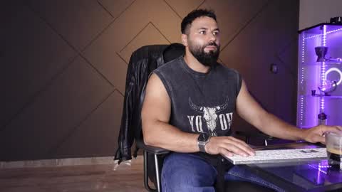 Snapshot of glennmasters chatting on June 2026 10:34:01 PM Matthew .. for short call me Matt online show from June 2026 10:34:01 PM