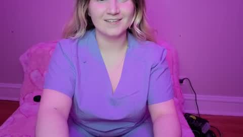 Snapshot of glitchwitch chatting on April 2026 01:40:01 AM Glitch online show from April 2026 01:40:01 AM