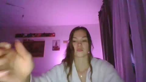 Snapshot of glitter_doll chatting on January 2025 10:04:02 PM glitter_doll online show from January 2025 10:04:02 PM