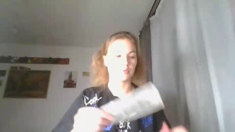 Snapshot of glitter_doll chatting on January 2025 05:40:01 PM glitter_doll online show from January 2025 05:40:01 PM