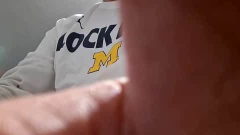 glizzy4u online show from April 2026 01:49:02 PM