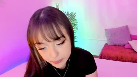 Mimi online show from November 2025 07:01:02 PM