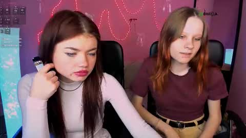 gloria_flower_ online show from March 2026 01:29:02 PM