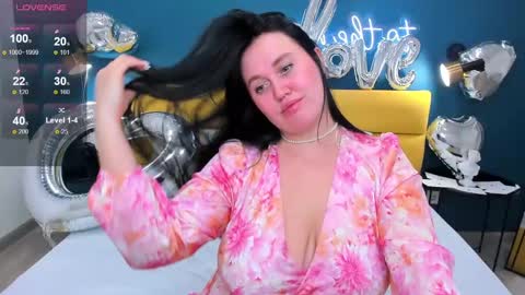 Gloria online show from February 2025 01:02:01 AM