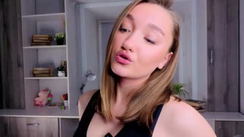 Snapshot of gloryturbes chatting on November 2025 11:33:01 AM Mary  online show from November 2025 11:33:01 AM