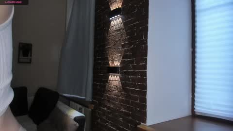 Ann Eliz and Gigi online show from February 2026 02:02:01 PM