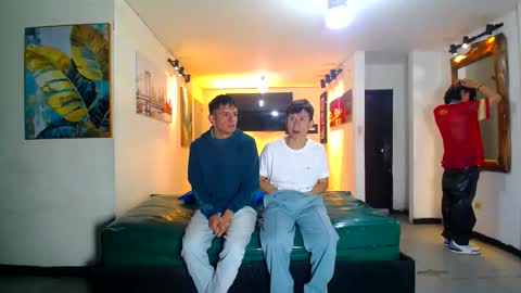 Snapshot of gnecos chatting on May 2026 01:17:02 PM THOMAS AND DAMIAND online show from May 2026 01:17:02 PM