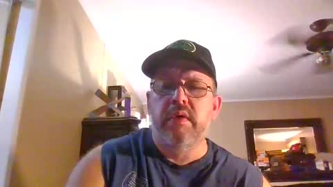 Snapshot of gobey33 chatting on September 2025 01:28:01 AM IDKIDCIDGAF online show from September 2025 01:28:01 AM