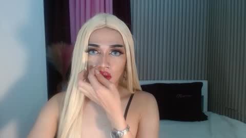 Snapshot of goddesdiane8inch chatting on June 2026 01:57:01 PM D I A N N E online show from June 2026 01:57:01 PM