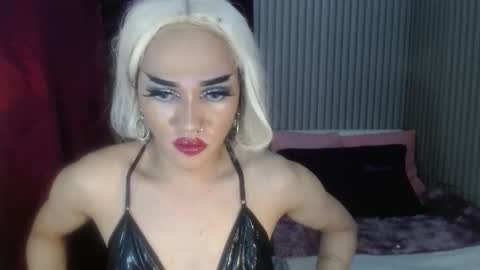 Snapshot of goddesdiane8inch chatting on June 2026 02:32:02 PM D I A N N E online show from June 2026 02:32:02 PM