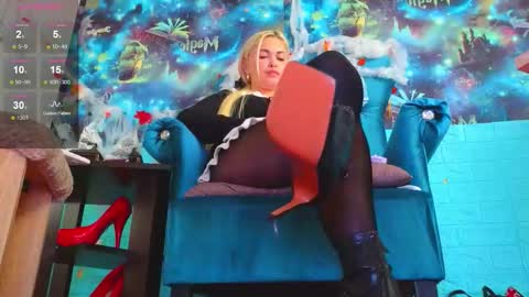 Mrs. Isabella online show from October 2025 05:40:01 AM