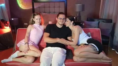   330 UTC2 girls   online show from December 2025 04:51:01 AM