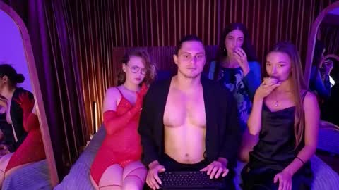   330 UTC2 girls   online show from February 2026 07:51:01 AM