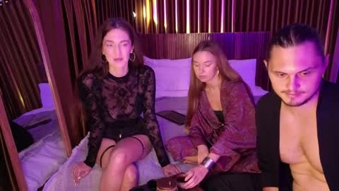   330 UTC2 girls   online show from March 2026 02:00:02 AM