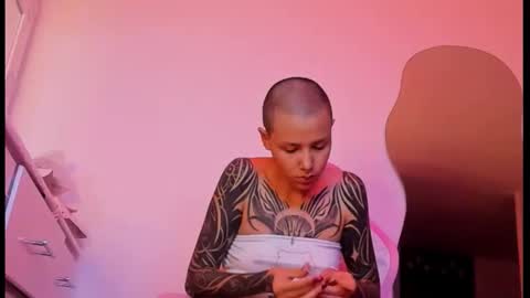 vee online show from October 2025 03:23:02 AM