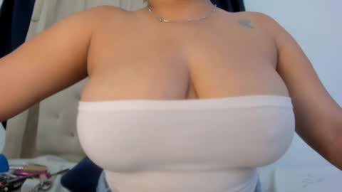 Snapshot of goddesschanell chatting on February 2025 01:49:02 AM CHANELL online show from February 2025 01:49:02 AM