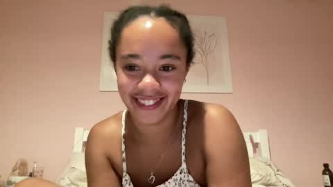 Snapshot of goddesselxo chatting on June 2026 08:41:01 PM Goddess L online show from June 2026 08:41:01 PM