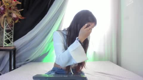 Julieta online show from March 2025 06:19:01 PM