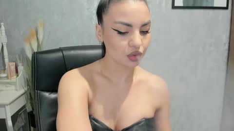 Snapshot of goddessmiaa chatting on February 2025 11:33:02 AM Mistress online show from February 2025 11:33:02 AM