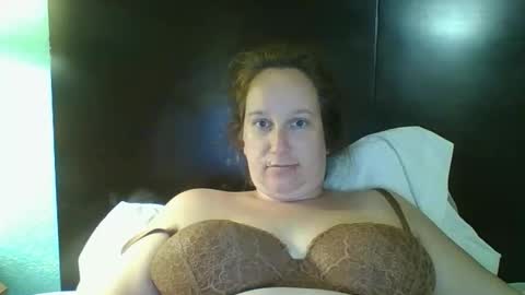 Crystal online show from April 2026 01:05:01 AM