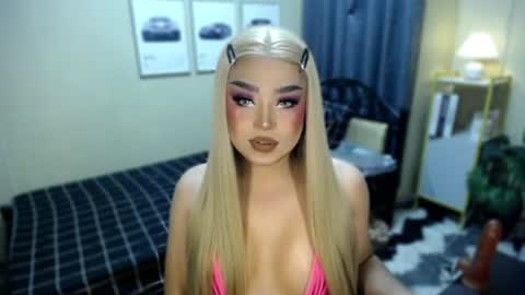 Snapshot of goddessnatalieheart chatting on June 2026 01:55:01 PM NATALIE HEART online show from June 2026 01:55:01 PM
