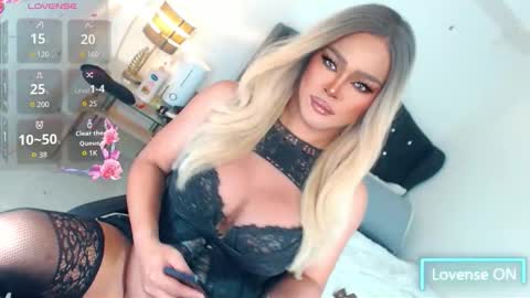 Miss Anna online show from December 2025 06:46:02 PM