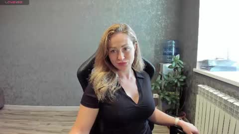 Snapshot of goddessssssssssss chatting on June 2026 06:44:01 AM goddessssssssssss online show from June 2026 06:44:01 AM