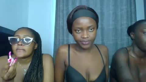 Snapshot of godess_lunah chatting on June 2026 05:27:01 AM godess_lunah online show from June 2026 05:27:01 AM