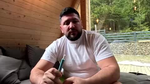 gold_alpha_boy online show from April 2026 12:21:01 PM