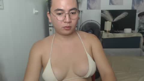 Snapshot of goldbella_ chatting on May 2026 01:05:02 PM bella online show from May 2026 01:05:02 PM