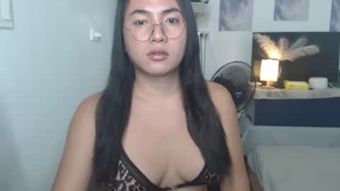 Snapshot of goldbella_ chatting on June 2026 12:26:01 AM bella online show from June 2026 12:26:01 AM