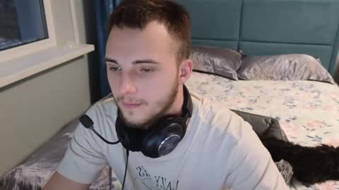 Golden boyyy21 online show from November 2025 01:22:01 PM