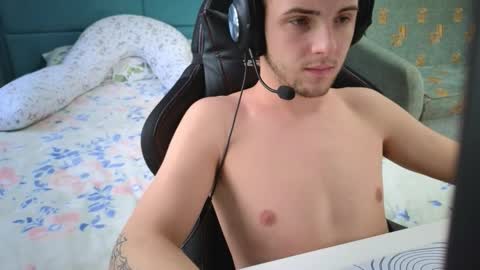 Golden boyyy21 online show from February 2026 07:34:02 AM