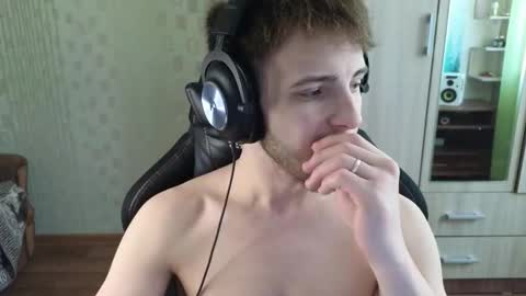 Golden boyyy21 online show from March 2026 09:38:01 AM