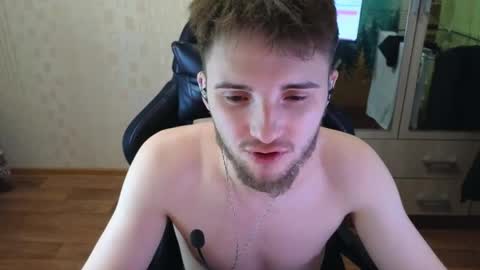 Golden boyyy21 online show from April 2026 01:42:02 AM