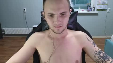 Snapshot of golden_boyyy21 chatting on May 2026 05:18:02 PM Golden boyyy21 online show from May 2026 05:18:02 PM